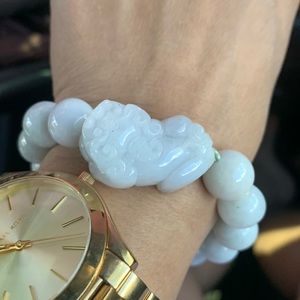 Beautiful Jade stone dragon bracelet. Unisex.